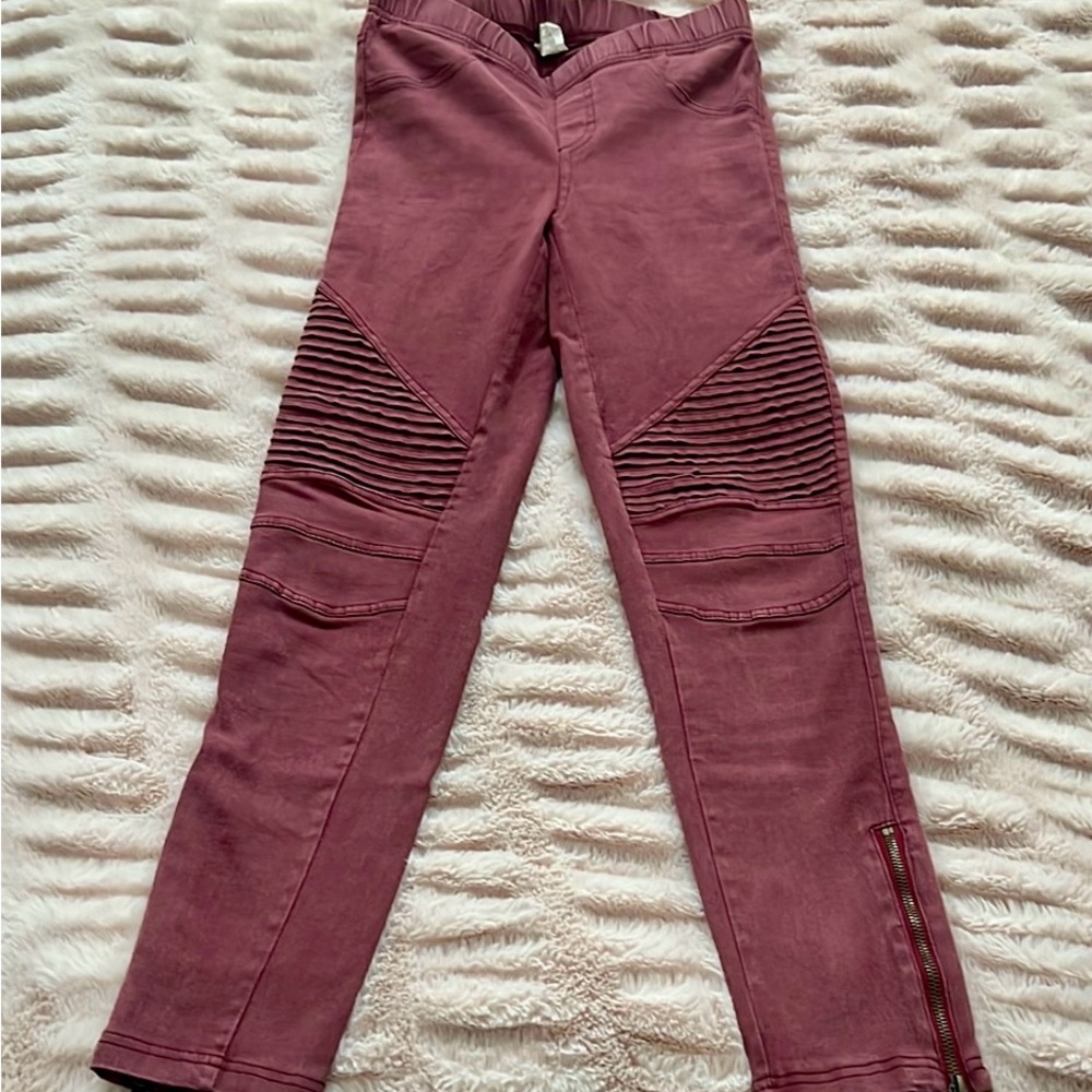 Super cute! Women's Burgundy MotoPants/Leggings! 👖😍🛍️